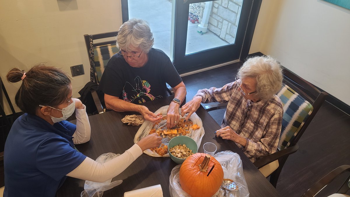 VioletSpringsHC's tweet photo. Exciting things are happening with pumpkins 🎃. Our #BFFs are cleaning out the pumpkins to roast them for our pumpkin butter for our upcoming Fall Festival Campus Retreat and saving the seeds to make roasted pumpkin seeds for a healthy snack! #TrilogyLiving #TrilogyCampusRetreat https://t.co/JALTnQY7vw