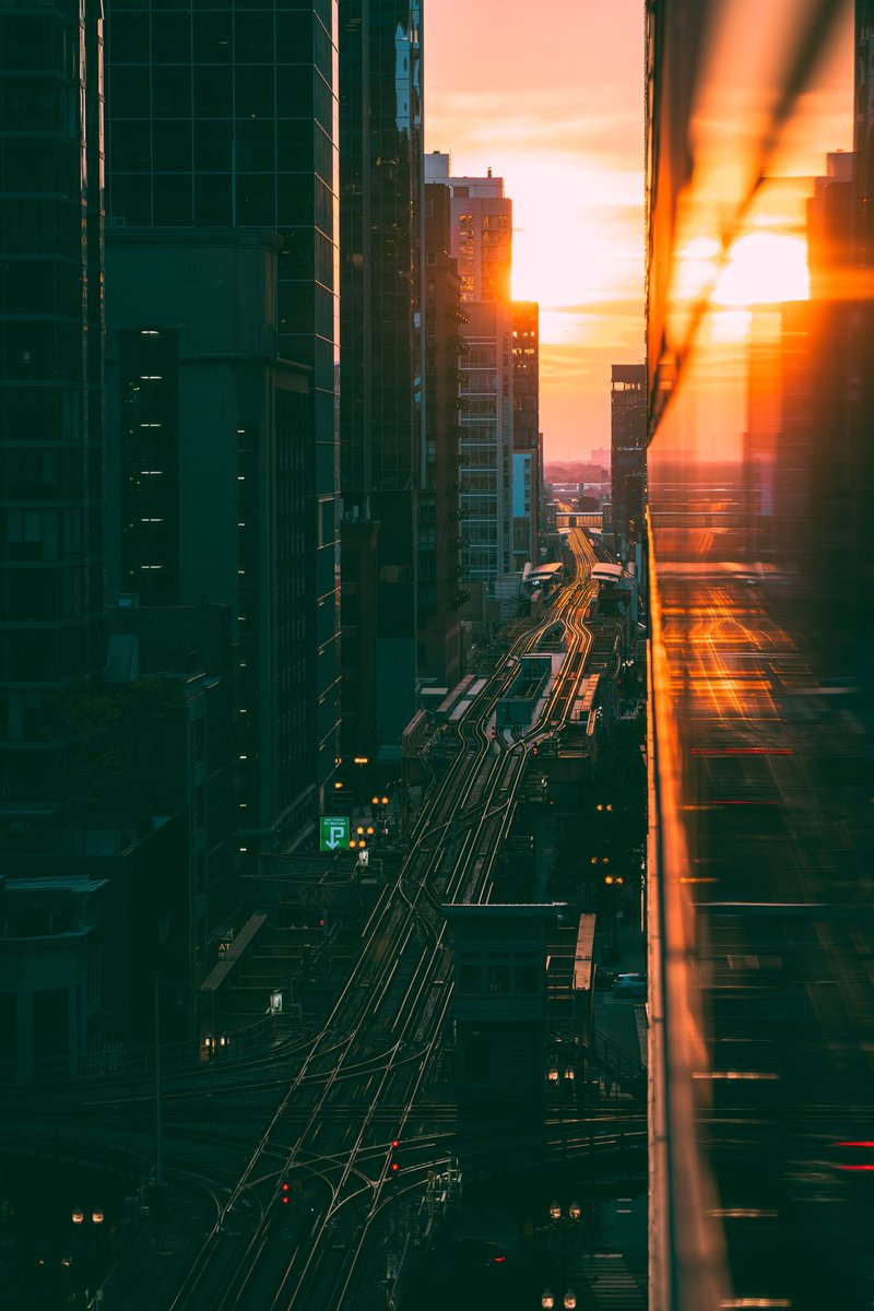 Good morning everyone! ☀️😎 #chicagohenge #photography