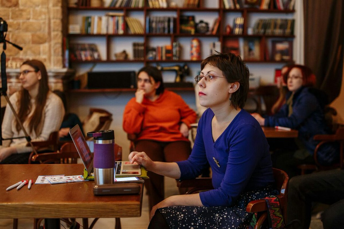 Tutuklanma riski nedeniyle Rusya’dan kaçan feminist Anastasiia Emelianova Erzurum’da öldürüldü
#AnastasiiaEmelianova 

yeryuzupostasi.org/2023/09/25/tut…