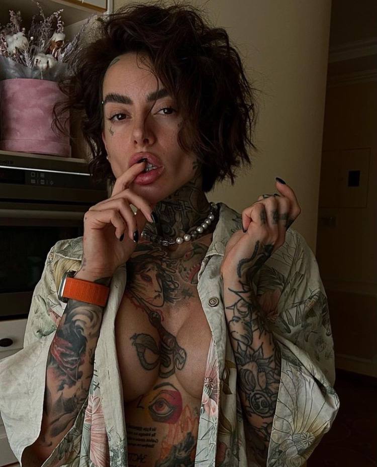 Miss me, guys? I'm alone...Wanna play? 🥵
👉 onlyfans.com/stephs_always_…