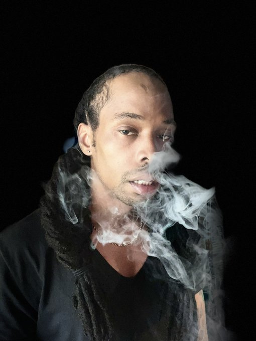 Wake n Bake #bday tomorrow https://t.co/7LgPDq8DVq<a href="/tag/bday"class="tags">#bday</a>