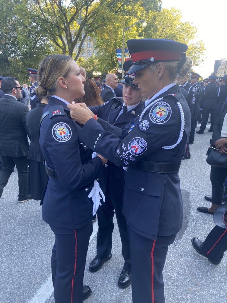 SEames_TPS's tweet photo. Yesterday we all gathered at Parliament Hill in Ottawa to honour the 11 officers who were killed in the line of duty this past year #herosinlife #neverforgotten https://t.co/3c30XP8HFu