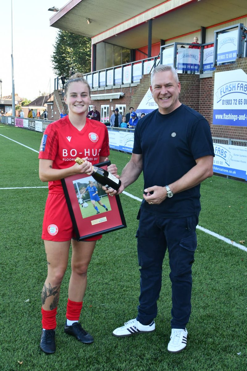 WorthingFCWomen's tweet photo. Emily Linscer was presented with the WFCSA Award for 50 appearances by Scott from Black Sheep LTD yesterday 🙌

👏 @emilylinscer3 

📸 @OneRebelsView https://t.co/PQCdRX43oX