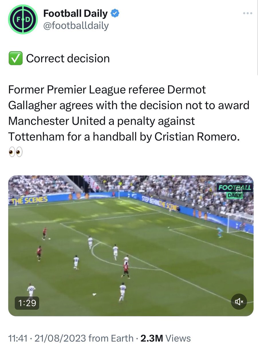 OwenUnitedView's tweet photo. Romero handball vs Arsenal = Penalty ✅

Romero handball vs #MUFC = No penalty ❌

Dermot Gallagher said BOTH decisions were correct 🤯

Then when asked to explain what the difference was between the two decisions…he couldn’t do it! The agenda against United is INSANE! https://t.co/Fcj7KKdF5t