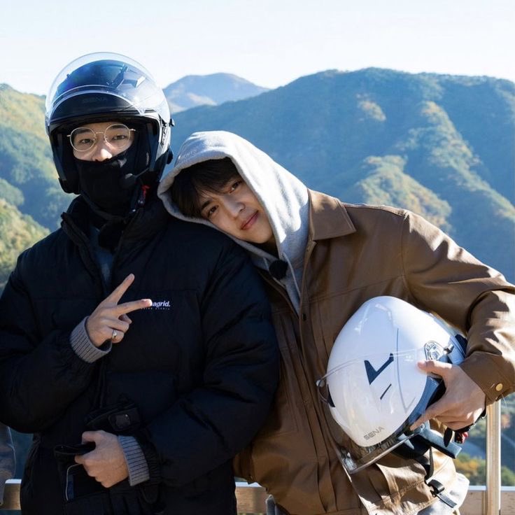 cscthnkr's tweet photo. my woncheol 🥹🤍

2021                                         2022 https://t.co/Tz8lTTgNLf