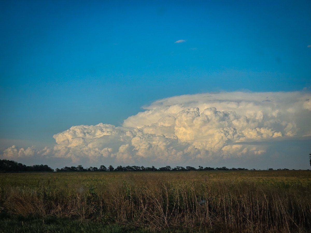 MountsofKansas's tweet image. Eastern Skyline 
#kansas #skymountains