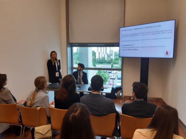 _anmco's tweet image. Vademecum della prima notte di #guardia, un #programmatore per amico, simulazioni di un esame #transesofageo su manichino: tante le opportunità di formazione offerte ai (giovani)  al #Congresso #ANMCO Scoprile su #CardiologianegliOspedali👇
cardiologianegliospedali.it/dal-54-congres…