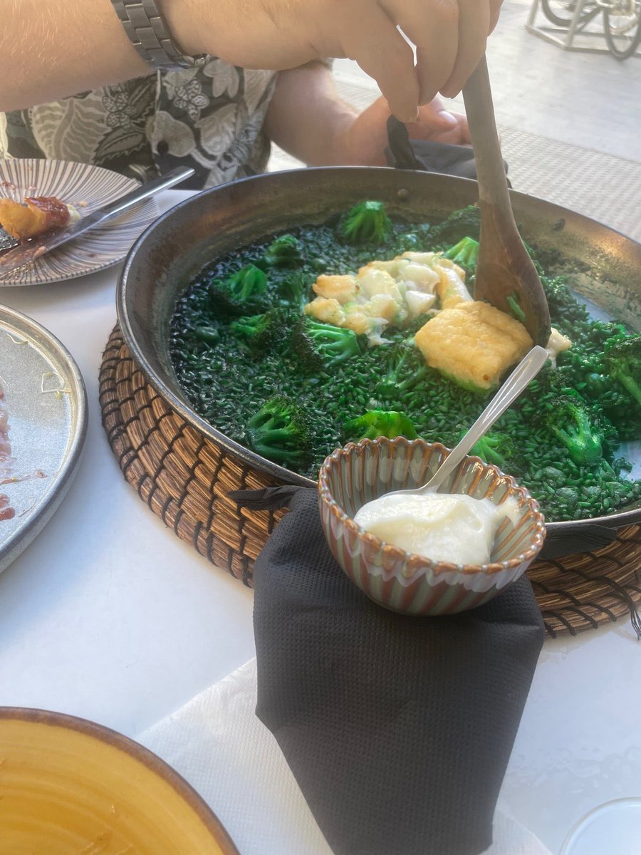 nebulaboy's tweet photo. Amazing food, generous portions, I almost needed to be wheeled out of here (@ Masusa in Valencia, Comunidad Valenciana) https://t.co/lqhu0DjVQk https://t.co/WeSvUa8jz5