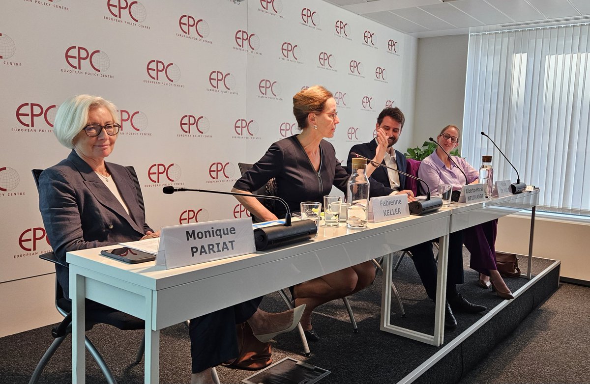 fabienne_keller's tweet photo. Ravie d'échanger avec @Nicole_demoor et @MoniquePariatEU sur la négociation en cours du Pacte 🇪🇺 #AsileMigration.
Nous partageons la volonté d'agir davantage en Européens face au défi de l'immigration, pour plus de solidarité et des frontières mieux gérées @epc @EgmontInstitute https://t.co/rqALhtPySq