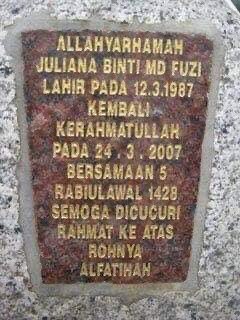 MySamudera's tweet photo. DIBUNUH KEJAM SELEPAS MAJLIS 'REUNION' SEKOLAH

PADA 23 Mac 2007, Noralina, 25, bekas pelajar Pusat Pengurusan dan Teknologi Lanjutan di Shah Alam telah mempelawa rakan sekolah lamanya, Juliana Md. Fuzi untuk satu sesi ‘makan-makan’ setelah agak lama mereka tidak bertemu.

🧵 https://t.co/Mb2v93E5lO