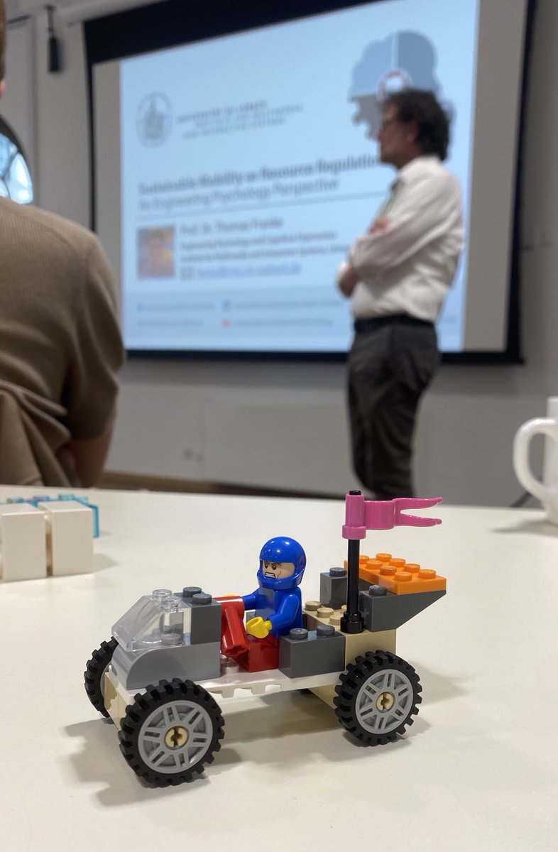 Attending #HumanFactors Summer School with great talks and posters about #technology for good. Including an interesting talk by ⁦<a href="/HIThomasFranke/">Hi! Thomas Franke 🌿</a>⁩ about (range) stressed drivers. Looking forward to the next days
