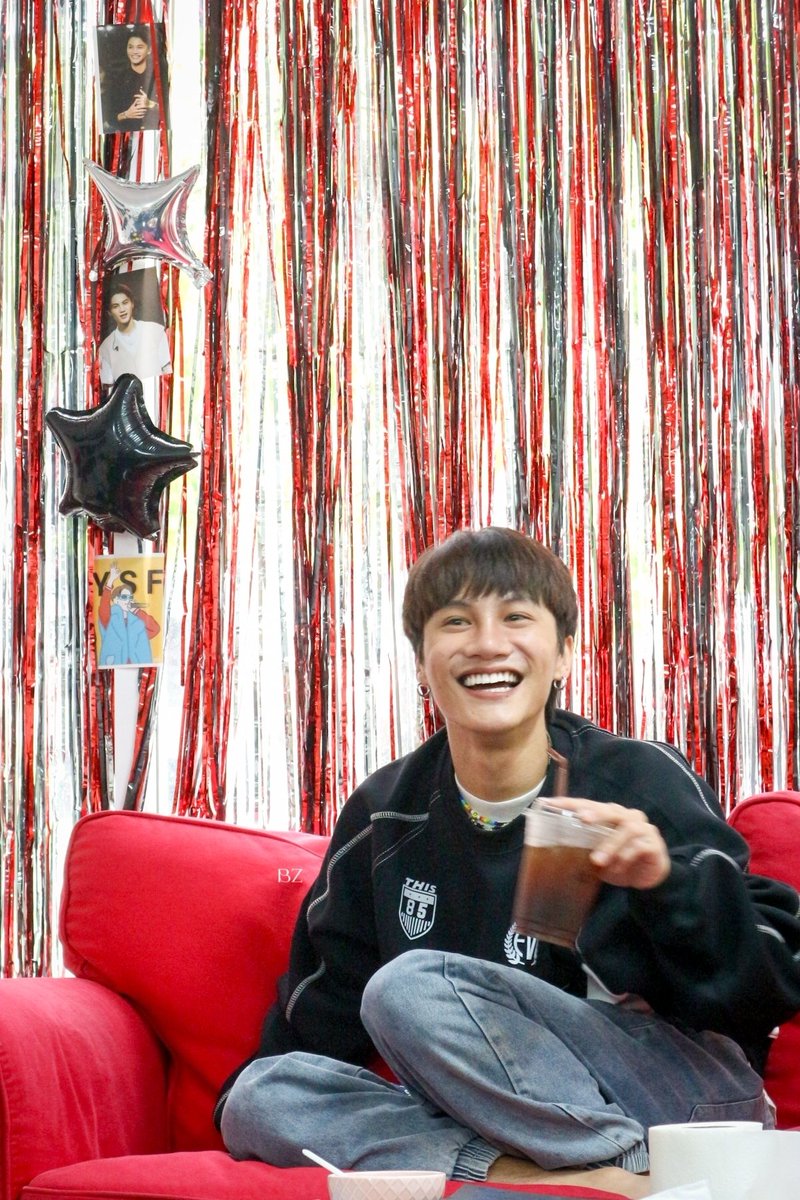 imurfavpisces's tweet photo. รอยยิ้มของโซโฟ้! 💞

#CAFEYLSDAY26th
#YLSBDPROJECTS26TH #Yellowskrt https://t.co/Gt298WqMoH