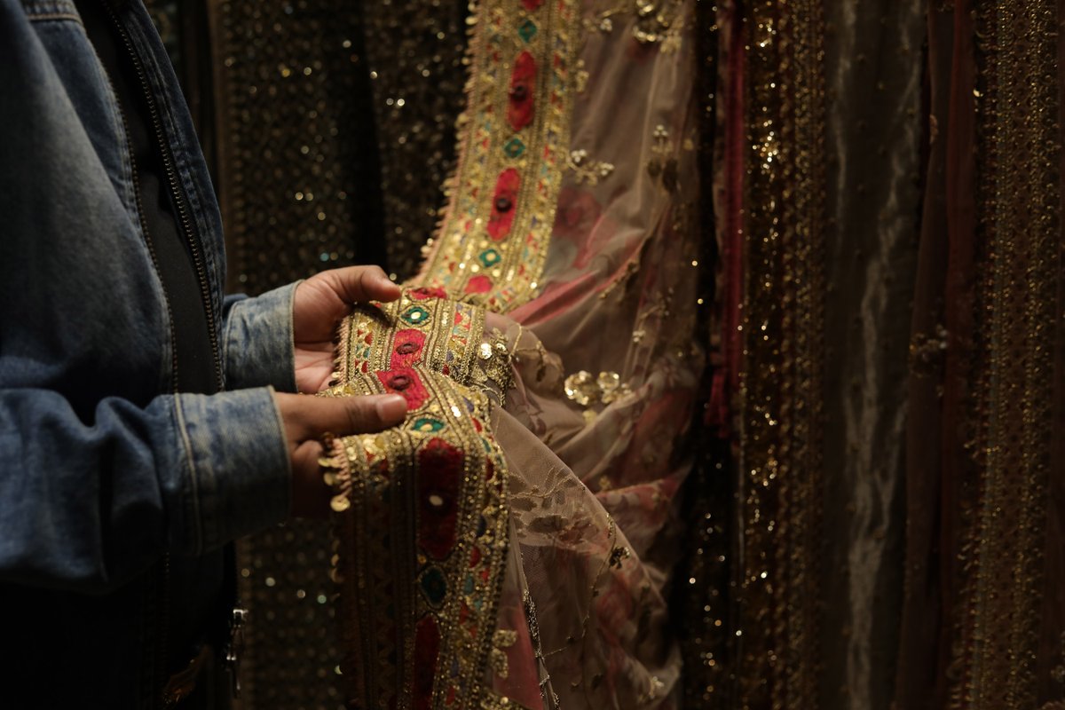 'Traditional craft doesn’t need to change – it needs to be rebranded so people understand what goes into making it.’

Couturier-to-the-stars Sabyasachi Mukherjee <a href="/sabya_mukherjee/">Sabyasachi Mukherjee</a> talks with <a href="/debikaray/">Debika Ray</a> in Crafts' Spring/Summer issue bit.ly/crafts296

📸 Taniya Sarkar