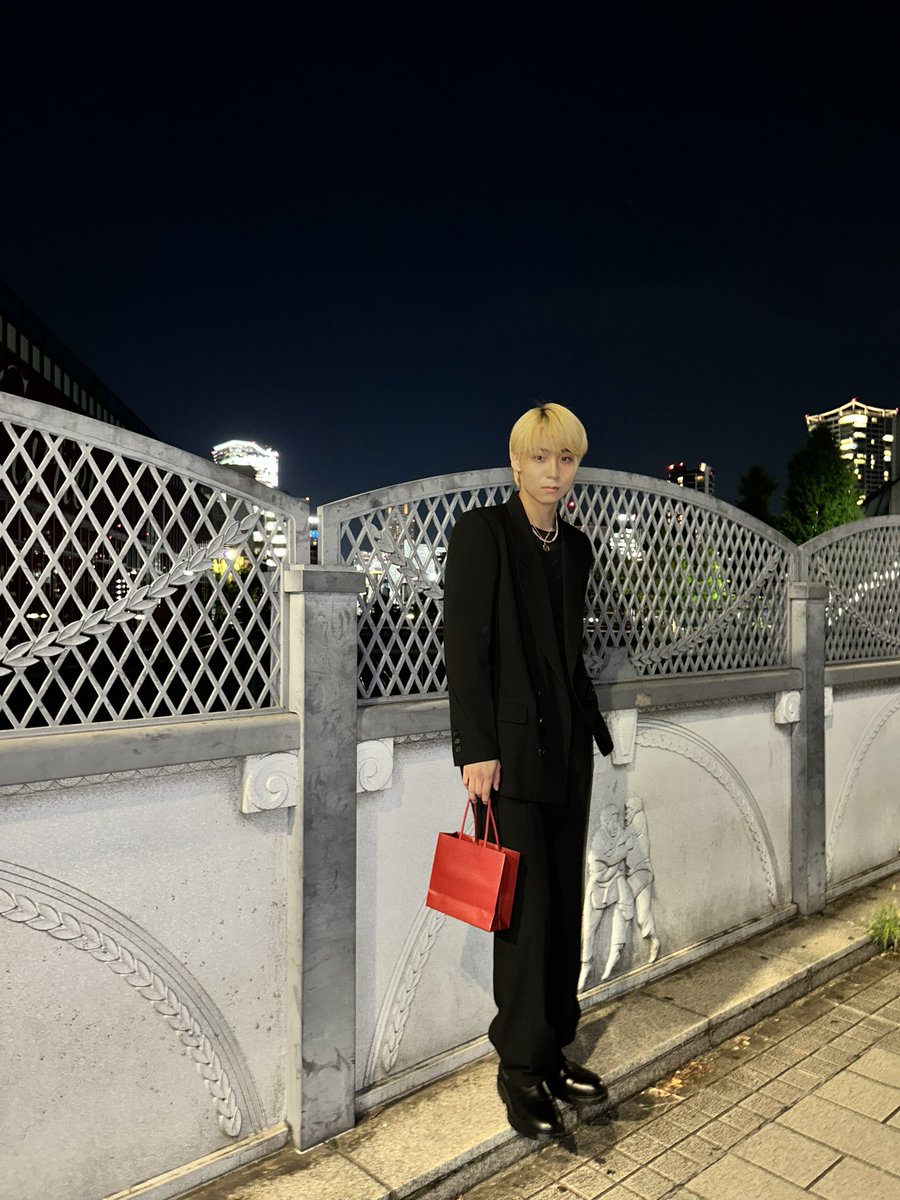 Rintaro_watwing's tweet photo. Could you come with me? https://t.co/b2c0ILE6jc