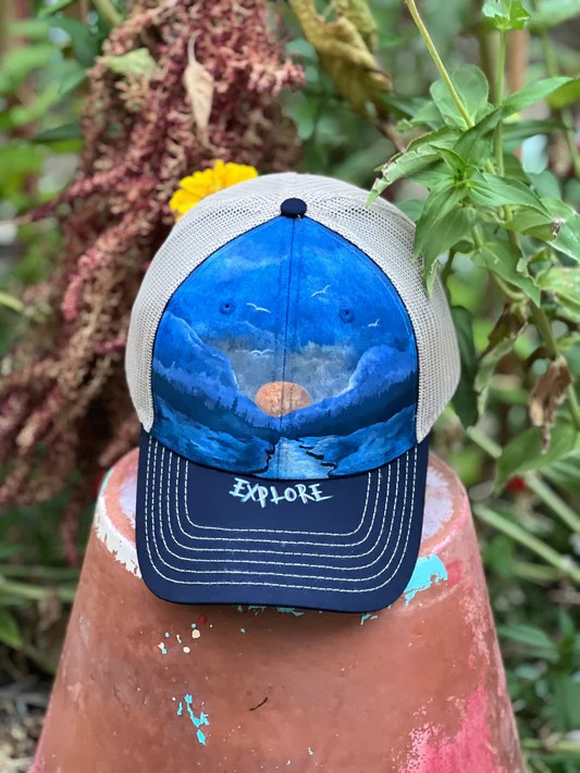 gransgardenseed's tweet image. My hand painted Ball Caps are one of a kind. Buy one for yourself or have one sent as a gift to that special someone. The caps are mailed out next business day in a box. GransGardenSeeds.com
#baseballcaps #TruckerCaps #gardenhat #gardenapparel