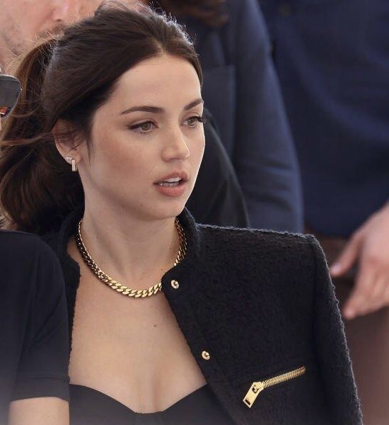 ana de armas archive (@dearmasarchive) on Twitter photo 