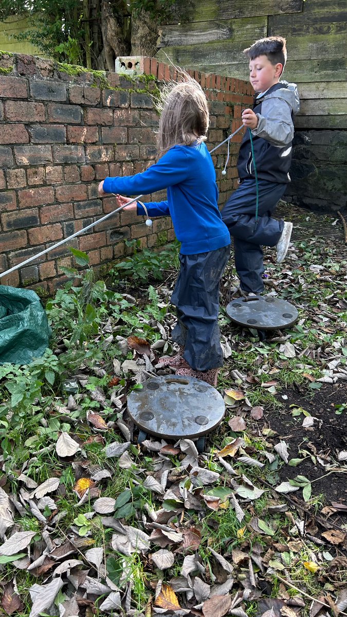 uttjess's tweet image. Getting creative at Slamannan this morning, making pictures and models from loose parts. Then we adopted some zoomie pets which we bathed and trained and took to a 5 star pet hotel! @MrsMSlam2023 
#outdoorlearning #funoutdoors #landart #underthetrees #learningbeyondtheclassroom