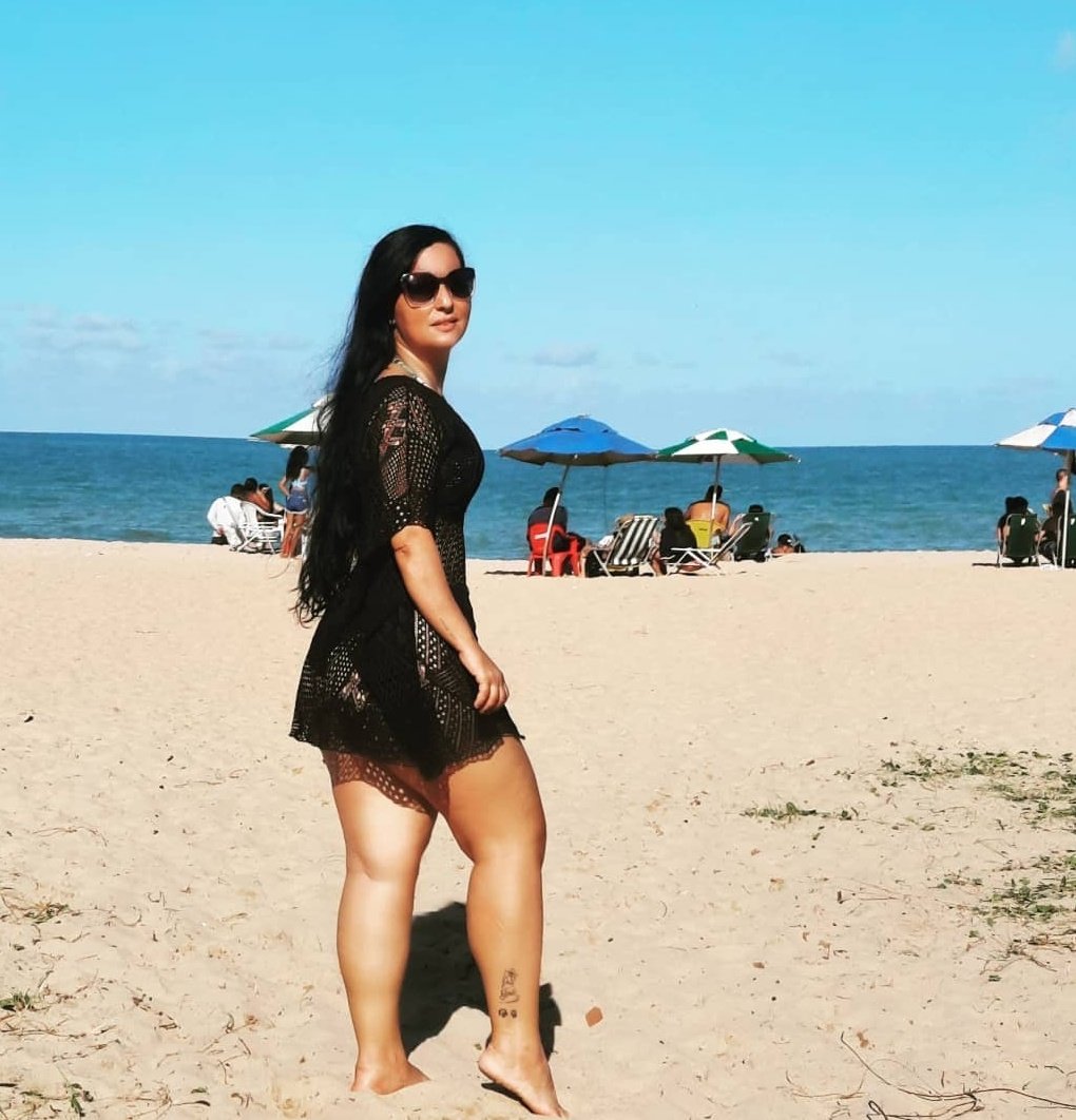 gabymarquesjp's tweet photo. "Toda moça nordestina
anda de cabeça em pé
tem a beleza feminina
por não ser uma qualquer
tem a doçura da menina
e os encantos da mulher." https://t.co/QKWb5DADxL