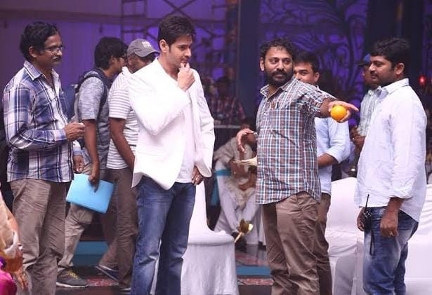 DailyCultureYT's tweet image. #Brahmotsavam Fail అయిన తర్వాత #Maheshbabu గారిని కలిసినప్పుడు &quot;మనం బాగున్నాం కదా sir, దానిదేముంది అప్పుడప్పుడు ఆలా జరుగుతూంటాయి అన్నారు&quot;- #SrikanthAddala