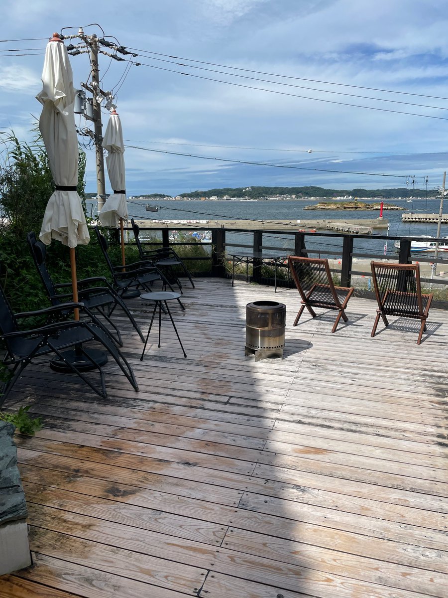 📍きの助 日間賀島SHIMA SAUNA

いってみました🐙と🐡の日間賀島！
旅館がクラファンしていたので今回は昼食つきプランで！

キタコブシと同じ設計者が作られたサウナ
で入った瞬間から熱さがすごい。

海風強くてしっかり風

旅館なのでお風呂もついていて体が暖まってほっとする🥺