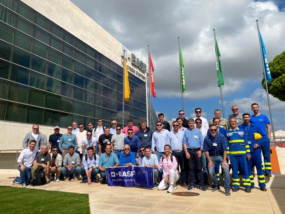 OrtegaHermanos's tweet photo. Viajamos a España, invitados por @BASF_Agro_ARG  para conocer una de sus plantas de producción de insumos en Tarragona.📷

Fue una gran experiencia ver la producción en directo de una de las empresas líderes del mundo en soluciones para el agro.
¡Muchas gracias por la invitación! https://t.co/U6sB2Z8XJQ