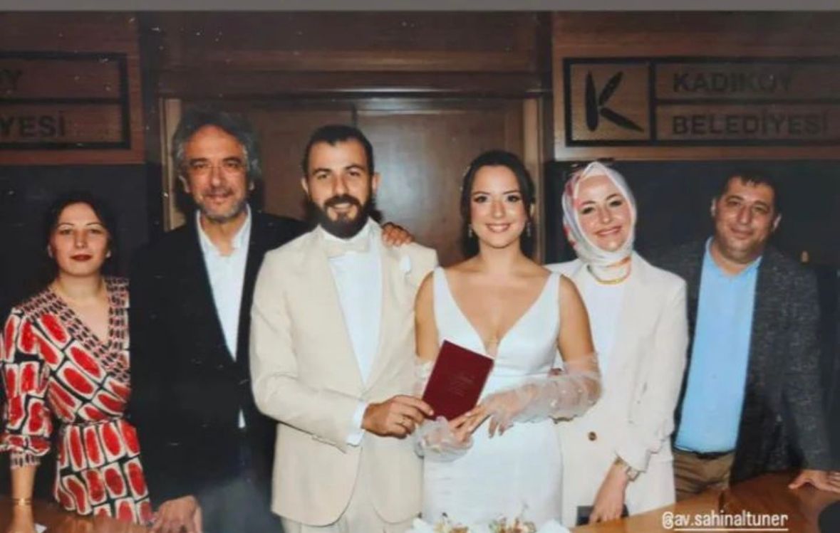 chzaric's tweet photo. Şair evlenmesi ve tanıklar... Mutlulukla...
@cenkolcak @bebekkarincaa @areshukuk https://t.co/c6VOtXZI67