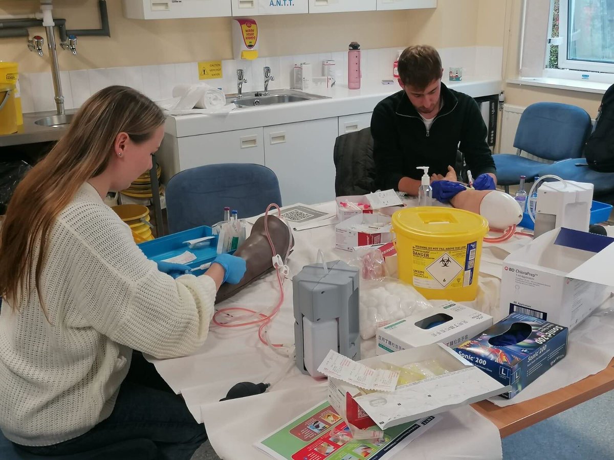 MESH (@midyorksmesh) on Twitter photo We were thrilled to welcome the new fifth year medical students from @LeedsMedHealth last week!
These students are in their final year of university before becoming doctors, and will be out and about on clinical placements at <a href="/MidYorkshireNHS/">Mid Yorkshire Teaching NHS Trust</a> We were thrilled to welcome the new fifth year medical students from @LeedsMedHealth last week!
These students are in their final year of university before becoming doctors, and will be out and about on clinical placements at <a href="/MidYorkshireNHS/">Mid Yorkshire Teaching NHS Trust</a>