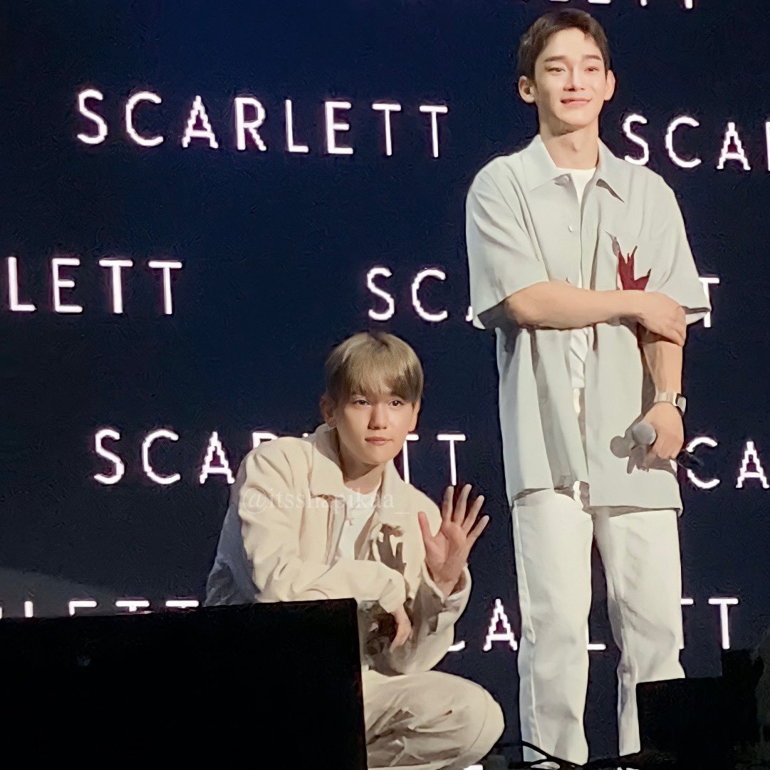 itsshapikaa_'s tweet photo. 230827 SCARLETT x EXO MEET & GREET IN JAKARTA
It makes me happy just to see you smiling like this. Please God, let him freely laugh and smile like this always. Give him all the happiness in the world that he deserves.❤️
#BAEKHYUN #ScarlettEXO #HappyToSeeEXO #EXOxSCARLETT https://t.co/jeMTL83Q5l