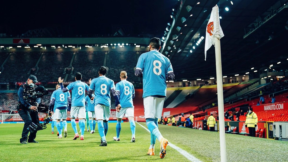 skybluecitehh's tweet photo. Iconic Manchester City Images (thread) https://t.co/wy85iy5qd9