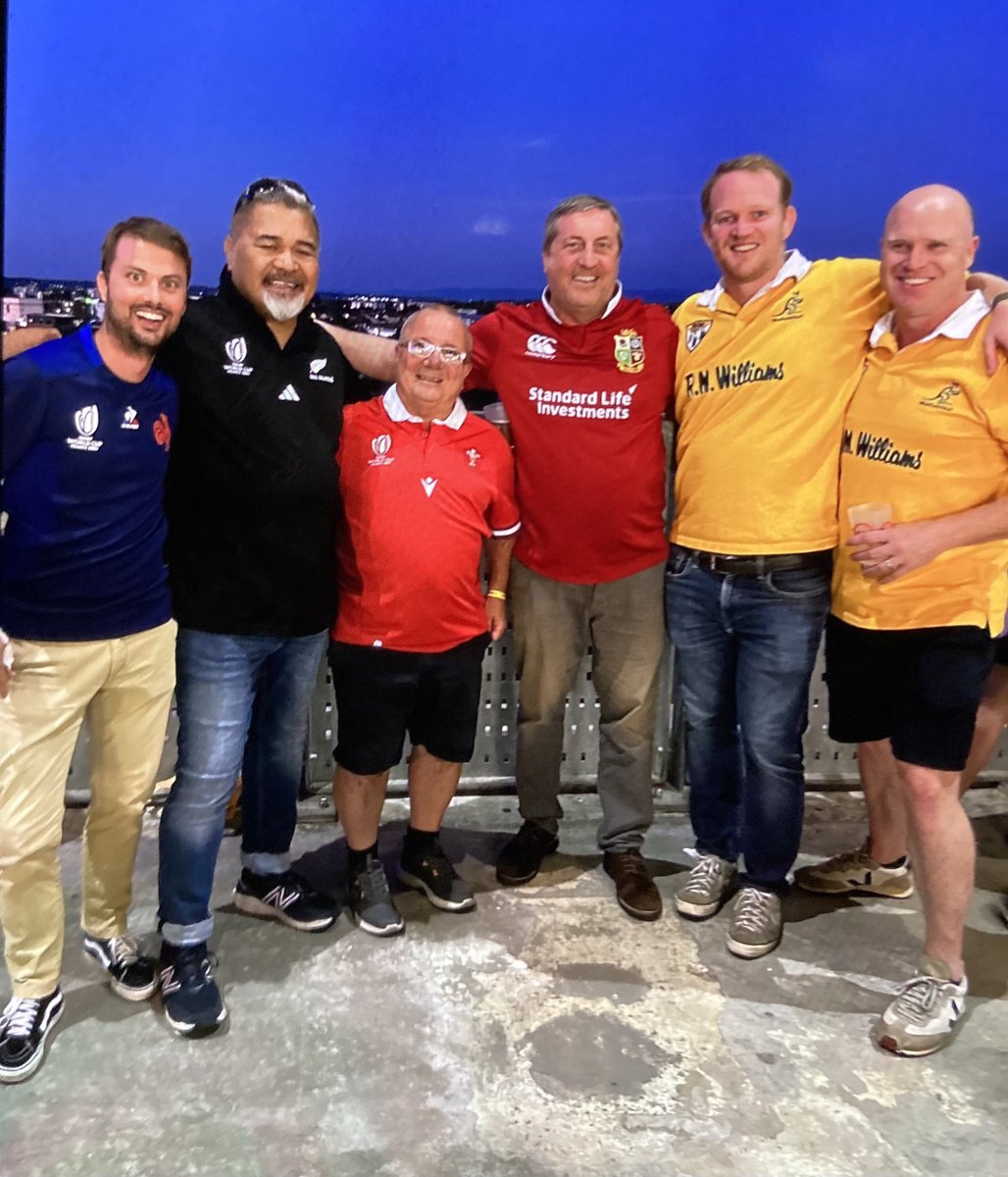 Only at a Rugby Match 🏉😊

&amp; we all had something in common 🤔

The dislike of England 🏴󠁧󠁢󠁥󠁮󠁧󠁿 lol 

#RWC2023