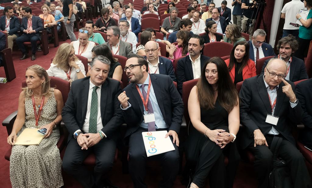 Universidad de Sevilla tweet media