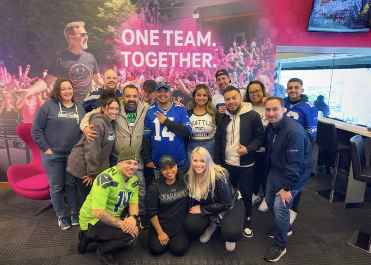 Ashley Macapagal (@ashlaaymac) on Twitter photo THANK YOU T-MOBILE FOR SENDING ME TO THE T-MOBILE SEAHAWKS GAME SUITE!!! I LOVE THIS TEAM!!!!💚💞🩷💕💞🩷💞🩷💞🩷💙<a href="/MikeSievert/">Mike Sievert</a> <a href="/JonFreier/">Jon Freier</a> <a href="/izzyccbella/">Isabelle</a> <a href="/chdcosta/">Chad Costa</a> THANK YOU T-MOBILE FOR SENDING ME TO THE T-MOBILE SEAHAWKS GAME SUITE!!! I LOVE THIS TEAM!!!!💚💞🩷💕💞🩷💞🩷💞🩷💙<a href="/MikeSievert/">Mike Sievert</a> <a href="/JonFreier/">Jon Freier</a> <a href="/izzyccbella/">Isabelle</a> <a href="/chdcosta/">Chad Costa</a>