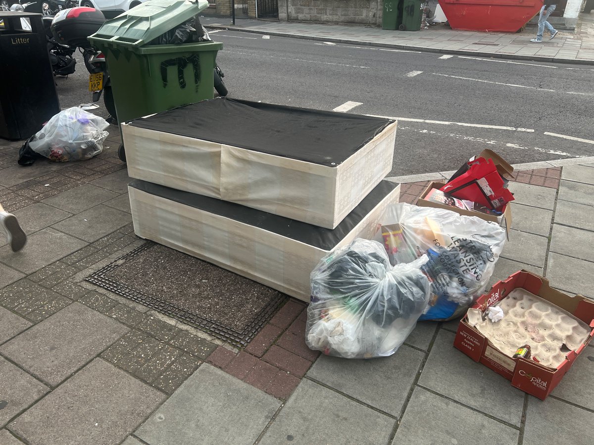 Hello there <a href="/NewhamLondon/">Newham London 💙</a> Upton lane :)