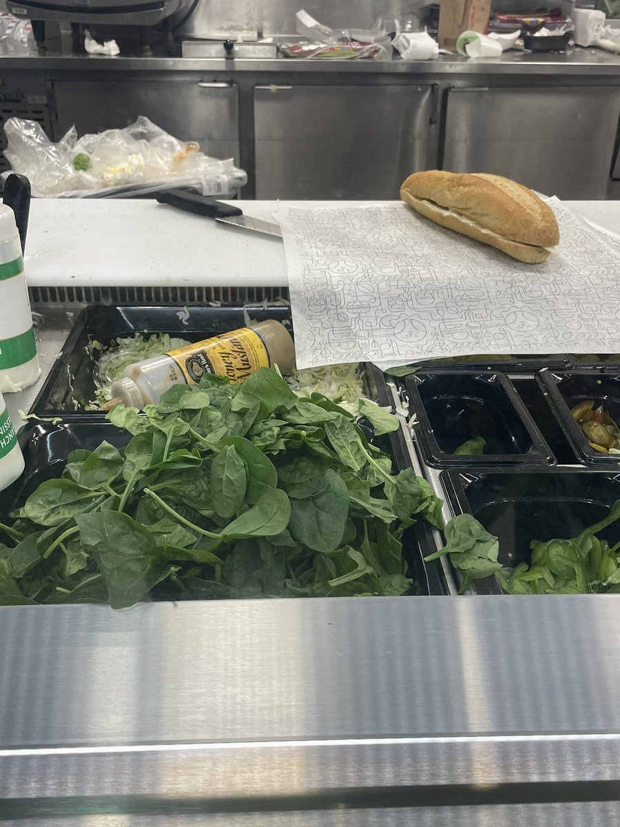 shestroublee's tweet photo. 🤮 🥬 👀 ? @Publix https://t.co/s8pu8gU8Pr