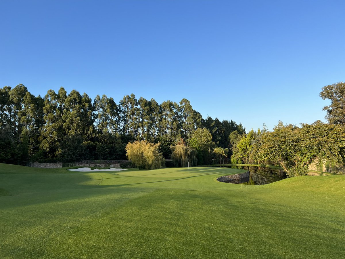 You can’t beat a late evening stroll!⛳️🏌🏻‍♂️@druidsglen @DGgolfguide #iPhone