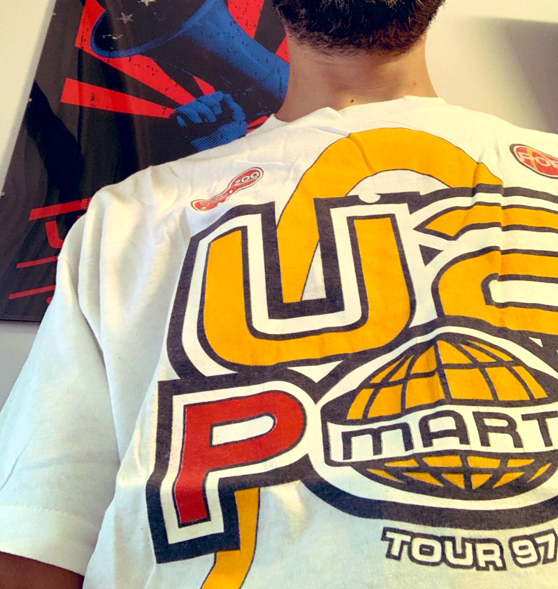 danizabalza's tweet photo. #U2T0925 👕 #U2Day 🎂🍋🪰🛒
🎸👘🥁🎩 https://t.co/L2rJzAUb3C