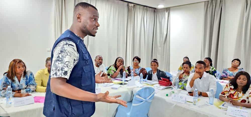 OMSRDCONGO's tweet photo. À @OMSRDCONGO, nous collaborons avec nos partenaires, sur la base des leçons apprises, pour être à l'avant-garde de la lutte acharnée contre toute #inconduite_sexuelle, en ces temps d'intensification de nos opérations d'urgence. Comme ici à #Goma 🇨🇩, pour en finir avec l'impunité https://t.co/XUaGj1i2ci