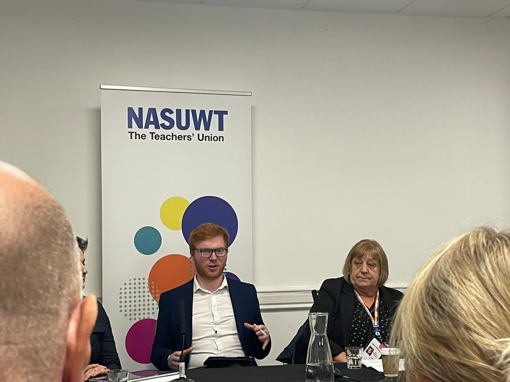 CRobertson_LD's tweet image. Amazing time at #LibDemConference in Bournemouth.
- Chairing two fringes on education policy
- Being a panellist on a NASUWT fringe
- Introducing our brand new education policy
- meeting with the brilliant team at @NATREupdate about RE in schools