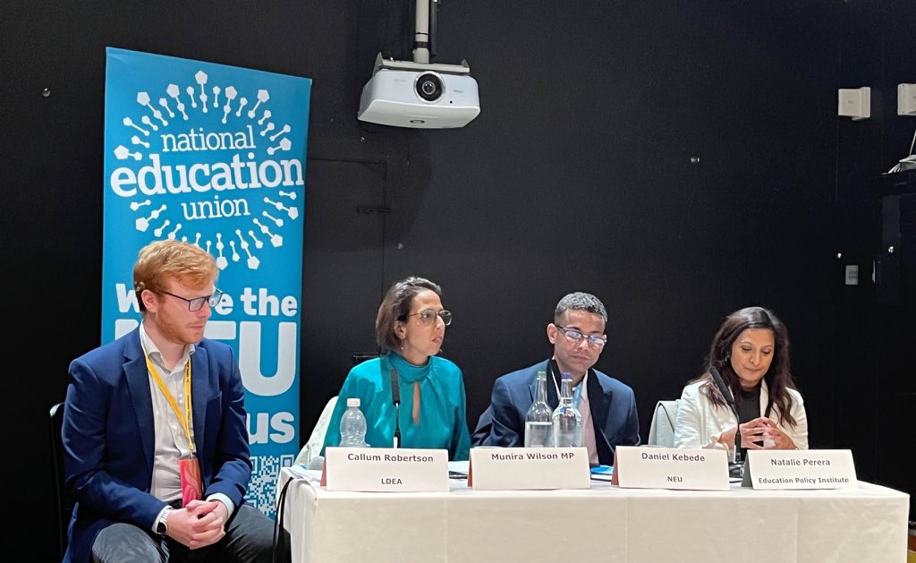 CRobertson_LD's tweet image. Amazing time at #LibDemConference in Bournemouth.
- Chairing two fringes on education policy
- Being a panellist on a NASUWT fringe
- Introducing our brand new education policy
- meeting with the brilliant team at @NATREupdate about RE in schools