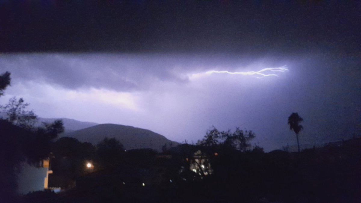 AKatramatos's tweet photo. Night Thunderstorm ⚡ in Amfissa Fokis, Greece - Bad Weather "Elias"
➖➖➖➖➖
#thunderstorm #thunderstorms #heavyrain #lighting #weather #badweather #weatherlightning #greece #amfissa #amfissagreece #fokida #fokidagreece #κακοκαιρία #άμφισσα #φωκίδα #φωκιδα #καταιγίδα #βροχη https://t.co/5SjPbUEXH5