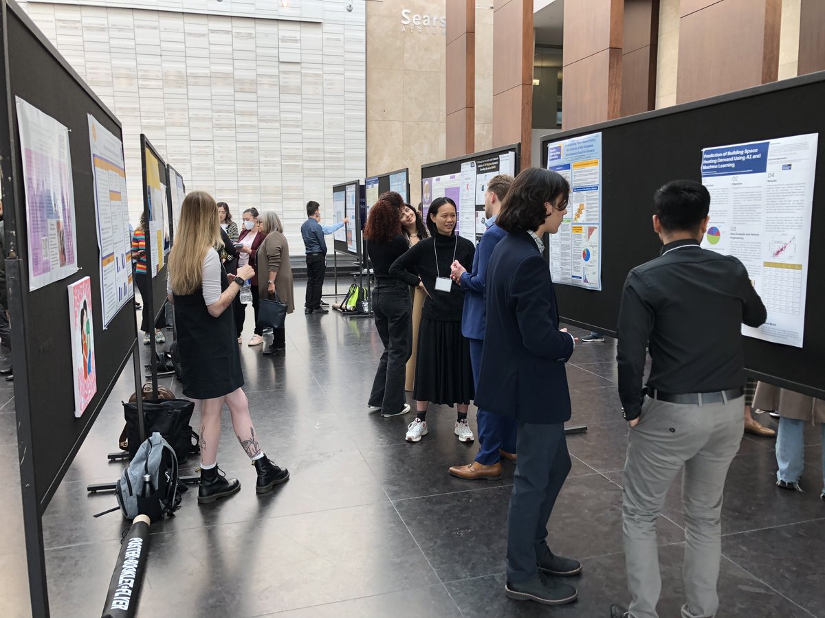 Spotted at the Undergraduate Research Opportunities Showcase! SURP student Jodie Laborde presents her #research on the SSHRC-funded Black Experiences w/ Planning in Canada project, a collab w/ @planning_black + SURP Prof Magdalena Ugarte.🎉<a href="/researchTMU/">Research – Toronto Metropolitan University</a> <a href="/TorontoMet/">Toronto Metropolitan University</a> <a href="/fcstorontomet/">Faculty of Community Services</a>