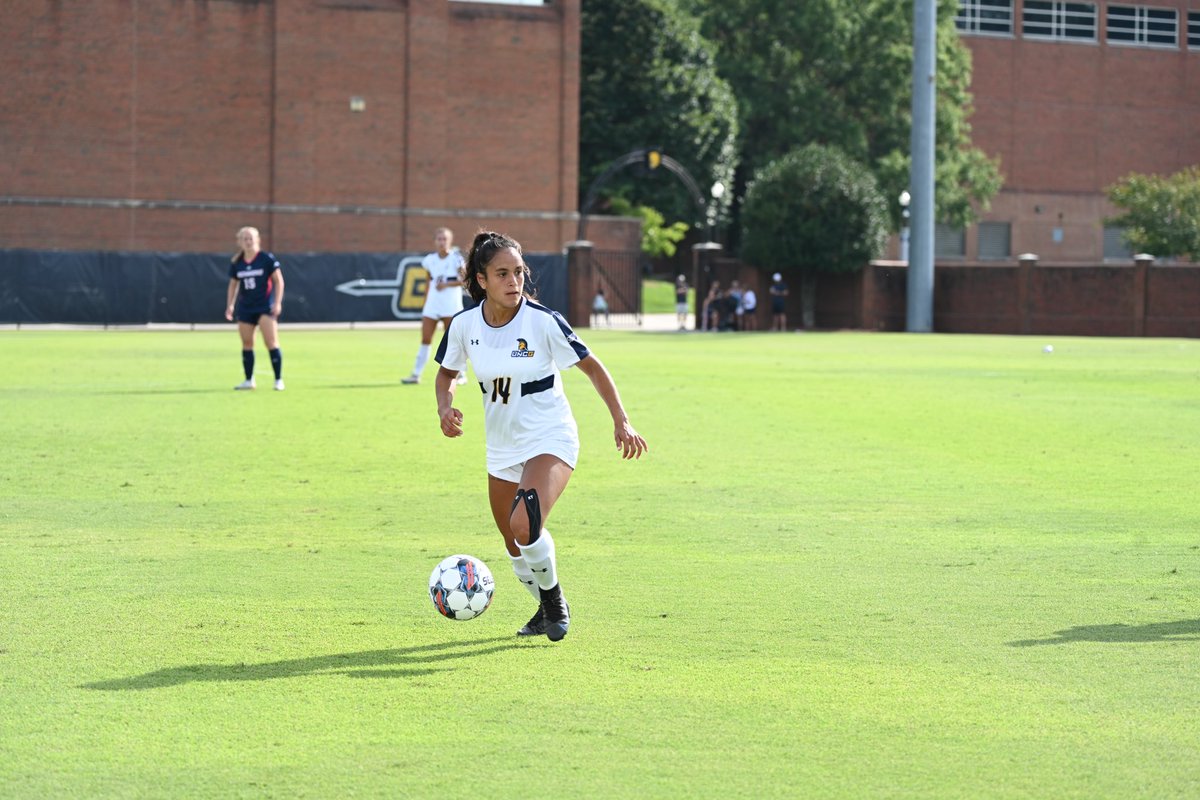 UNCGWSoccer's tweet image. Join us in wishing happy birthday to junior Mel Herrera🎊🎉🎉 
#letsgoG