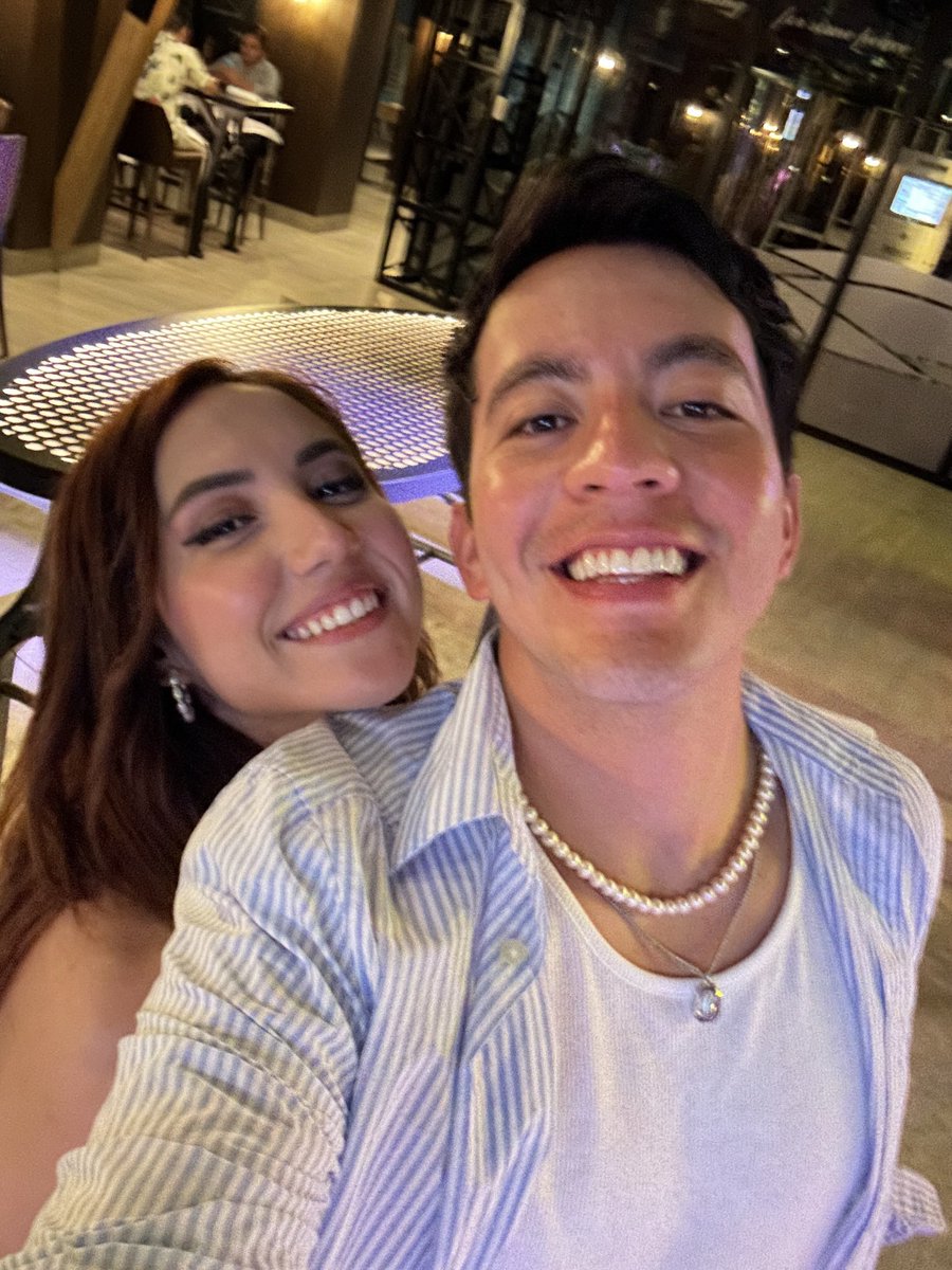 Bryan_SKabeche's tweet photo. Uno va por la vida, riéndose, bailando, disfrutando… y de repente se topa con alguien en la misma sintonía, con ganas de crecer y compartir sus sentimientos

ahí es donde te encontré @LadyCorico ♥️ https://t.co/Aj4lnlT3d4
