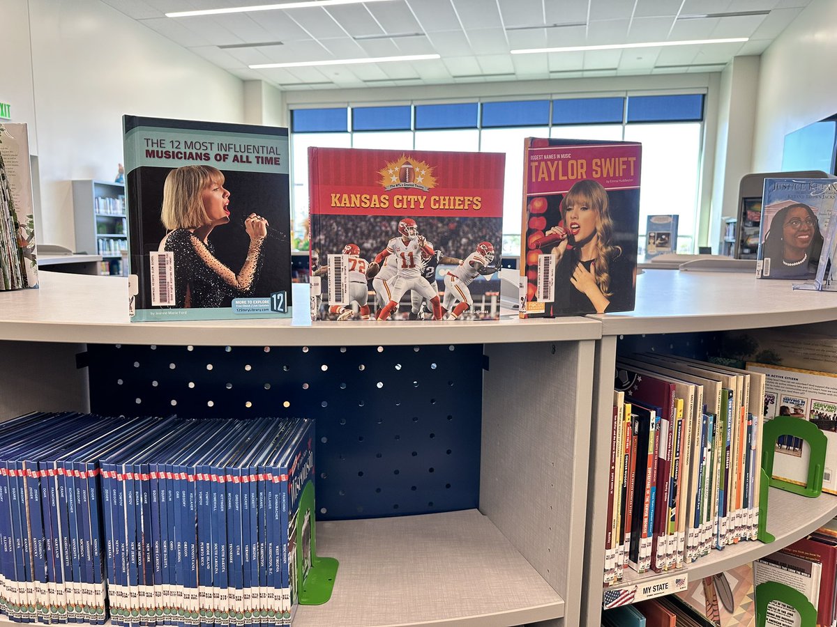 3boys247's tweet photo. New book display inspired by Sunday’s game. #taylorswift #traviskelce https://t.co/1xV0FFVd67