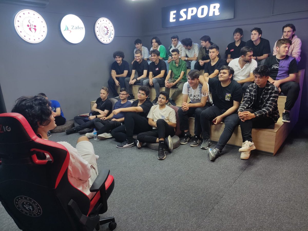 GSB_KutahyaGM's tweet photo. Espor eğitimlerimiz Valorant oyun içi taktik çalışmaları ve uygulama dersiyle devam ediyor.
#esporegitimi https://t.co/X3u2C4GkQ3
