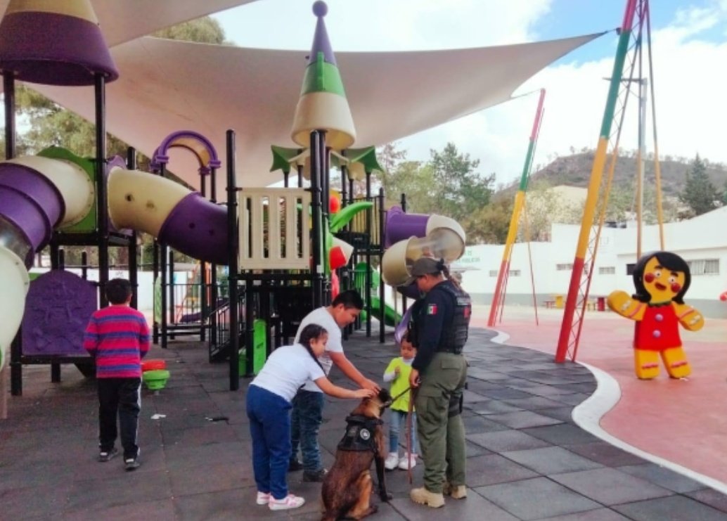 sergiobanosr's tweet photo. Familia, esta mañana informé en #RuedaDePrensa 🎙️📰, sobre las acciones que se realizaron en el @pachucagob.

✅ Con el #ProgramaPermanenteDeBacheo 👷‍♂️ seguimos rehabilitando calles y vialidades 🛣️ de nuestra ciudad.

✅ Realizamos un total de 121 operativos de seguridad  🚔.

✅ Se llevó a cabo la liberación de Zintla 🐆 a su hábitat natural.

✅ Continuamos esta semana con la campaña de vacunación antirrábica 💉🐶🐱 en las colonias Santa Julia, San Cayetano, El Tezontle, Colonia Independencia, Ampliación el Palmar, Campo de Tiro, San Antonio, Bosques del Peñar y Colonia Municipio Libre.