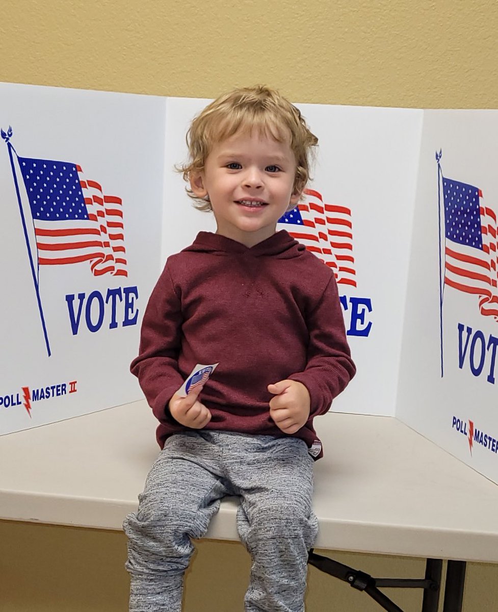 Early voting has started in Virginia.  Go by the Registrars office and vote before Election Day in November. Eli says “Vote for my Mommy !” Vote Dezarah Jessee Hall for Circuit Court Clerk. Wise County and City of Norton.