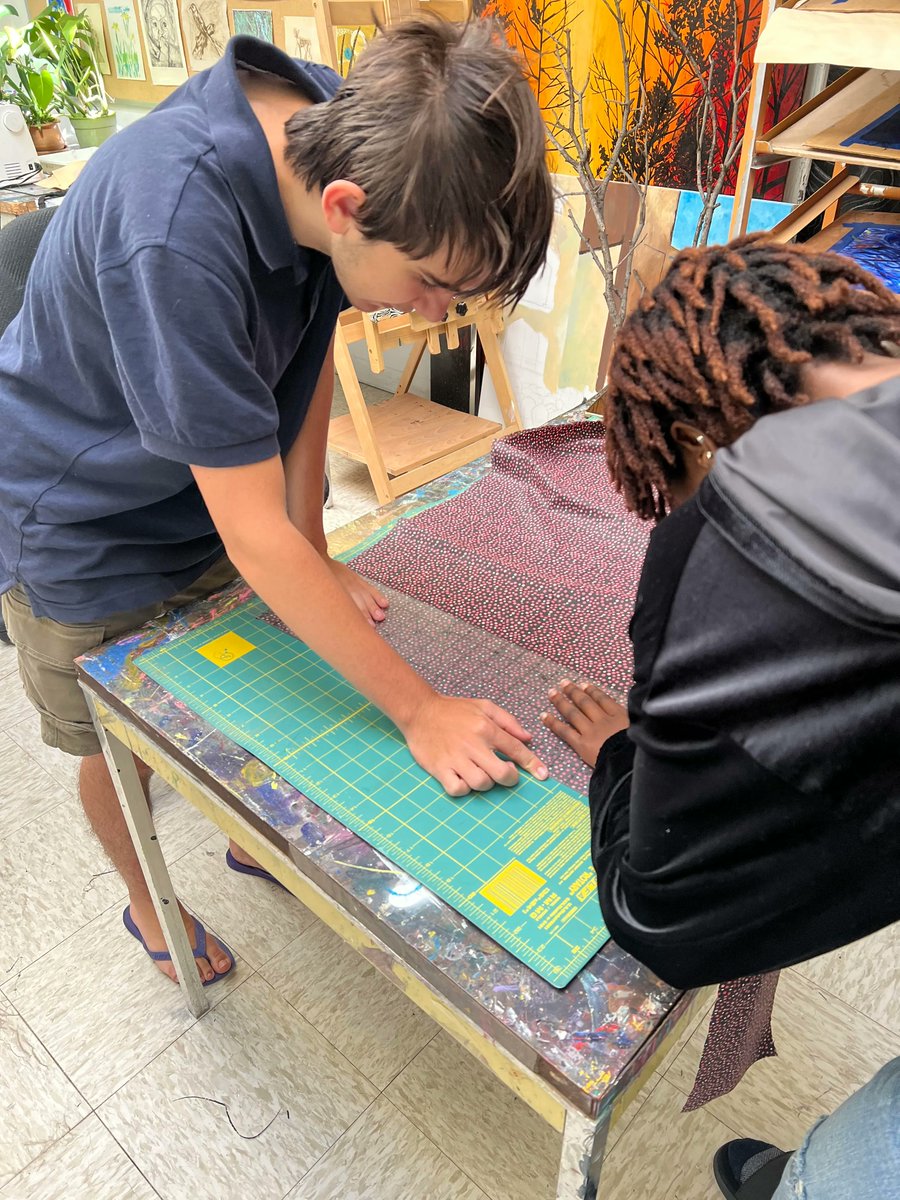 UWCUSA's tweet photo. At #uwcusa students are creating a First-year Student Quilt project in collaboration with the Language A classes. https://t.co/tbzBHU1V1f