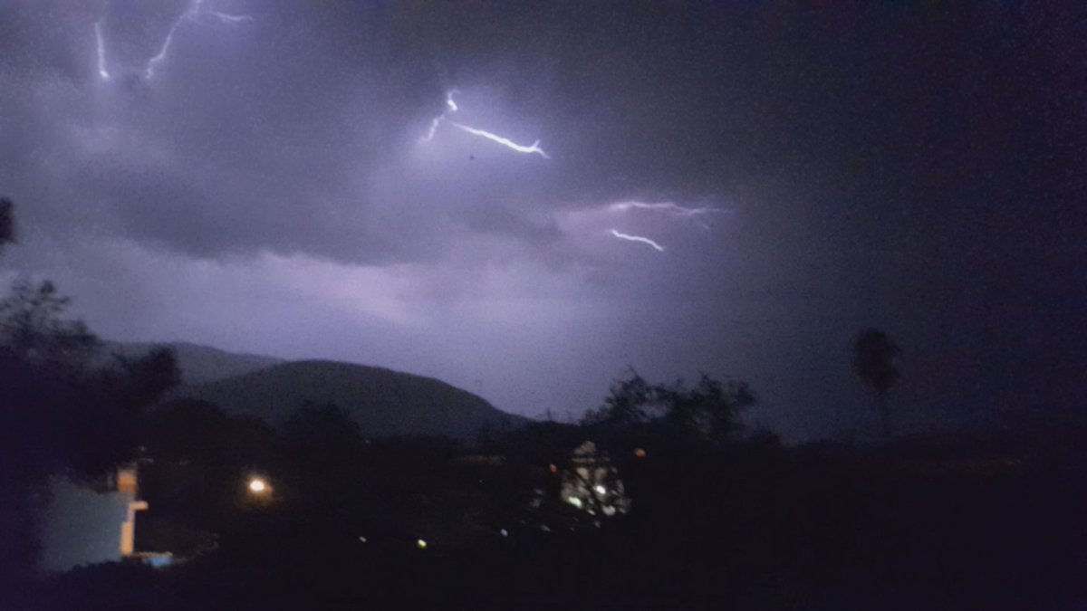 AKatramatos's tweet photo. Night Thunderstorm ⚡ in Amfissa Fokis, Greece - Bad Weather "Elias"
➖➖➖➖➖
#thunderstorm #thunderstorms #heavyrain #lighting #weather #badweather #weatherlightning #greece #amfissa #amfissagreece #fokida #fokidagreece #κακοκαιρία #άμφισσα #φωκίδα #φωκιδα #καταιγίδα #βροχη https://t.co/5SjPbUEXH5
