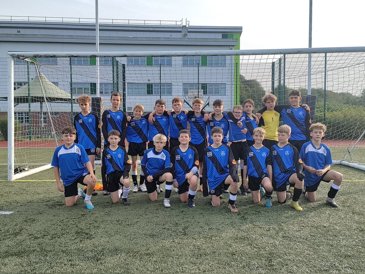 IHSHillier's tweet photo. What a great advert for school boys football! The Y7 boys battled right until the end. 2-2 at full time but lost on penalties. Lots of positives to take out of the game. Team spirit second to none! All the best in the next round @newbridgepe. @IslwynHighSport @WelshSchoolsFA https://t.co/yHy4Gkq58X